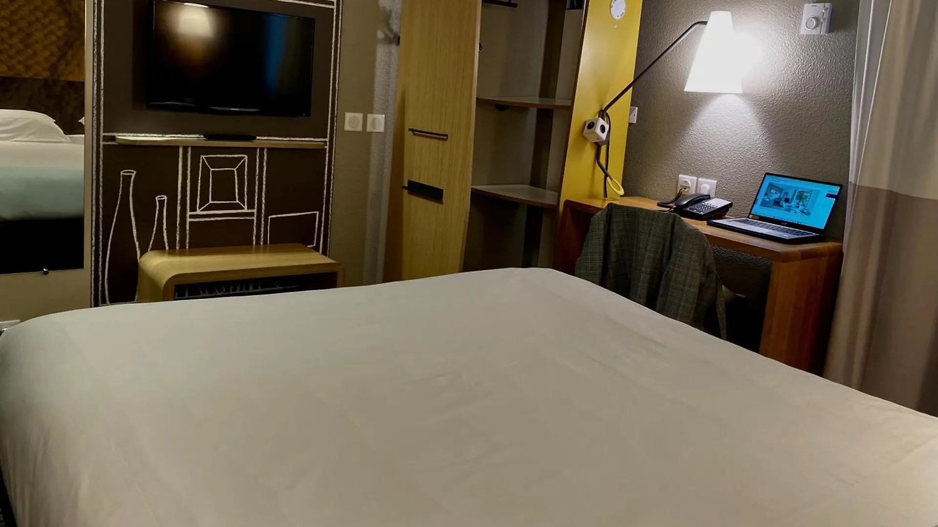 Ibis Lyon Sud Chasse Sur Rhone Hotel