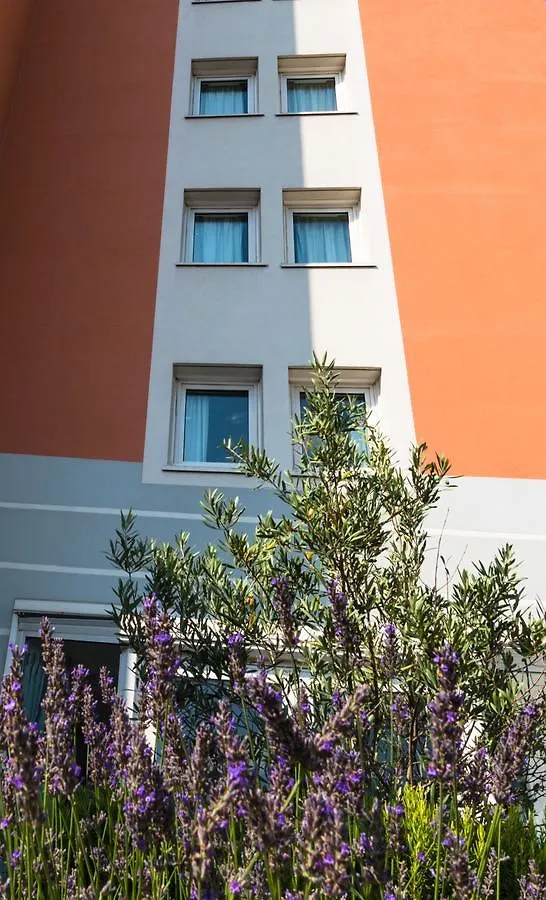 Ibis Lyon Sud Chasse Sur Rhone Hotel